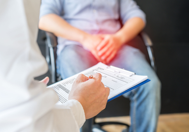 Best Treatment for Testical Cancer in Vashi, Navi Mumbai by Dr. Varun V. Agarwal, Best Uro-Oncologist and Robotic Surgeon in Vashi, Navi Mumbai.